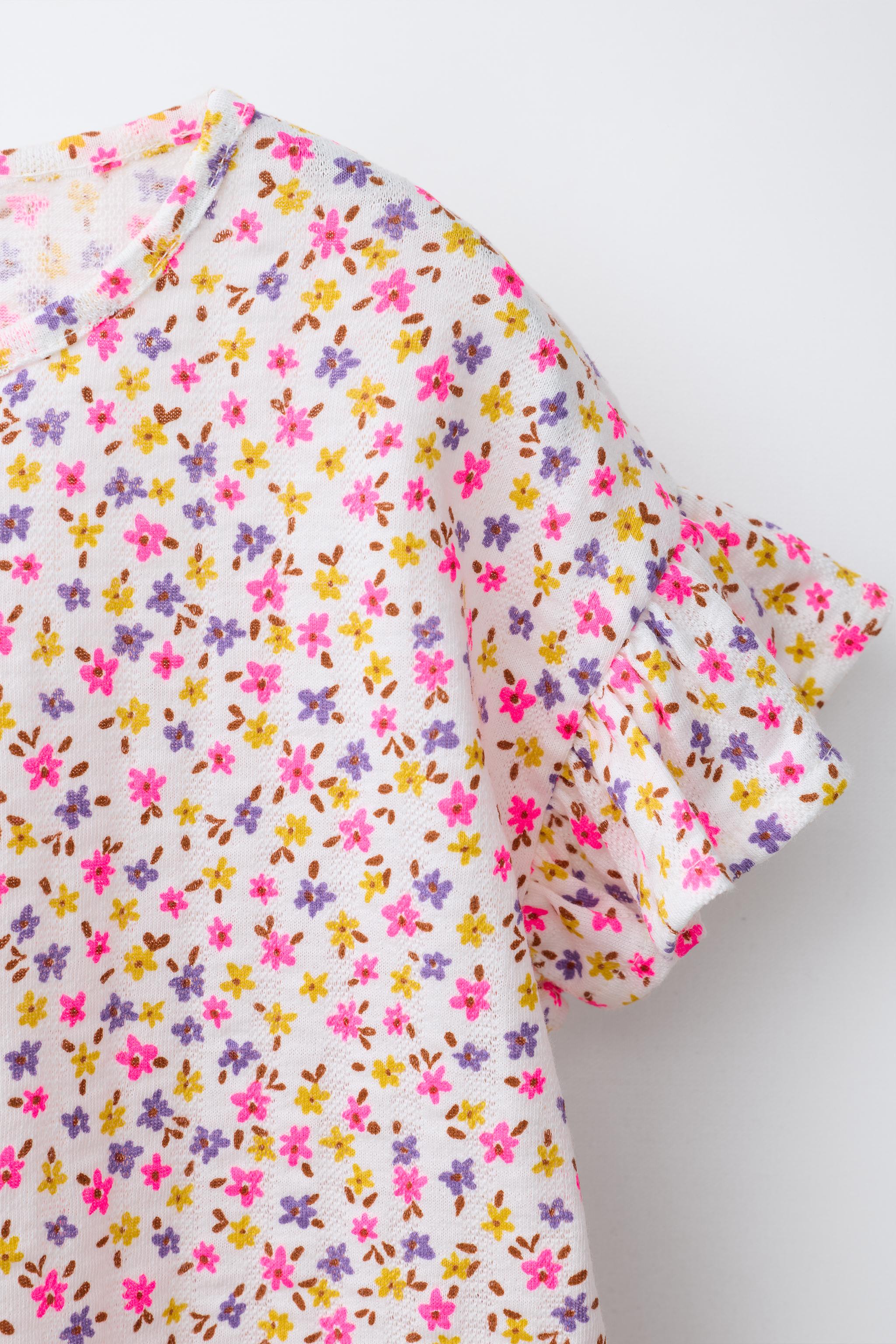 RUFFLED FLORAL TEXTURED T-SHIRT